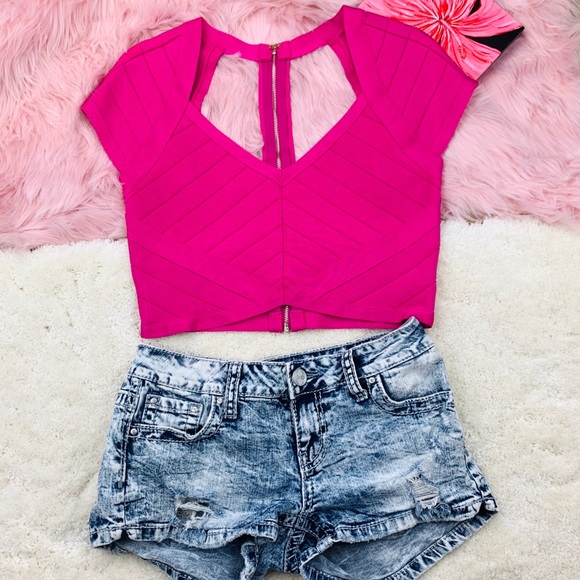 bebe Tops - 🔥NEW BeBe Crop (Size Large)🔥